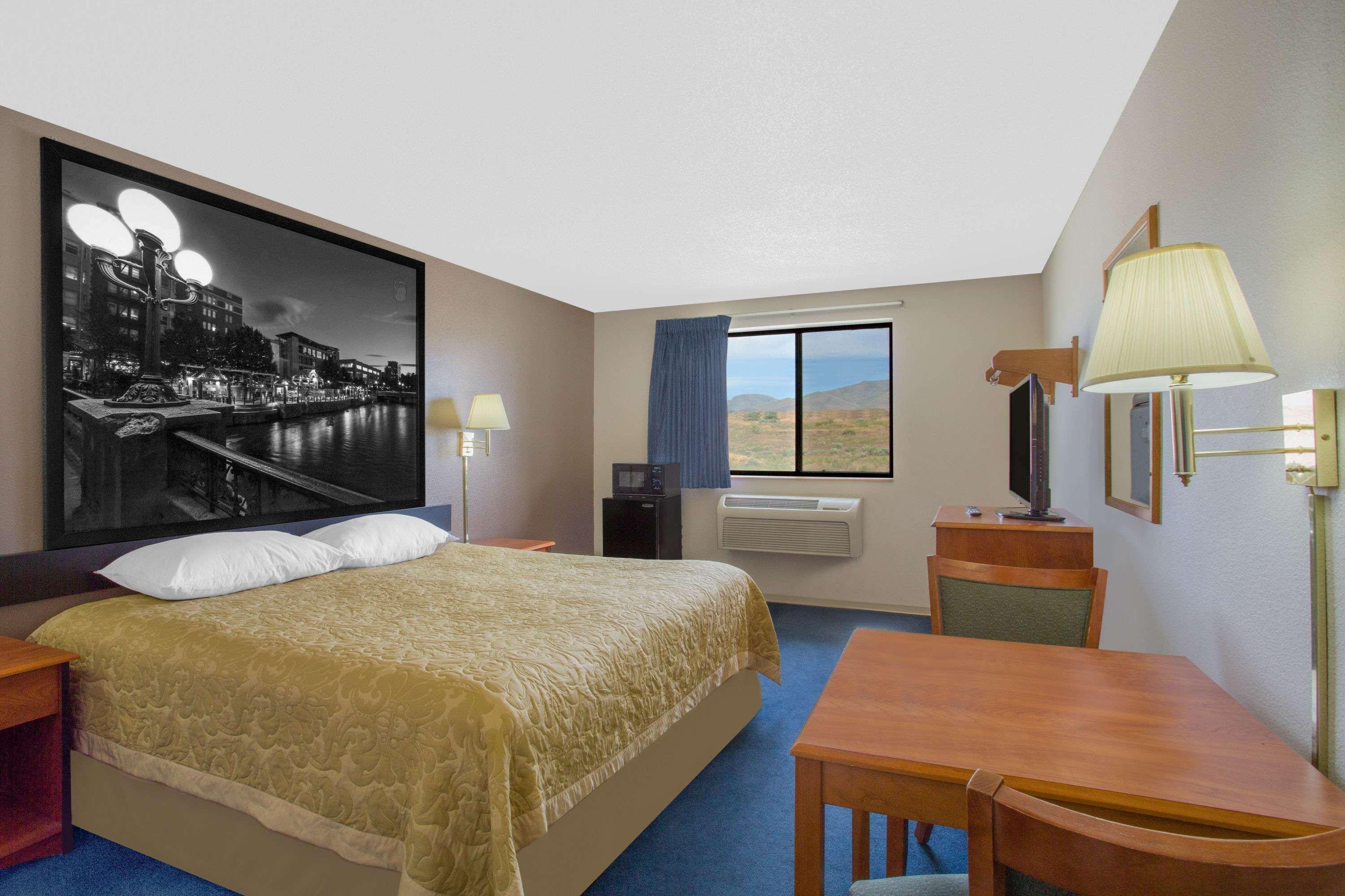 Super 8 By Wyndham Winnemucca Nv Exteriör bild